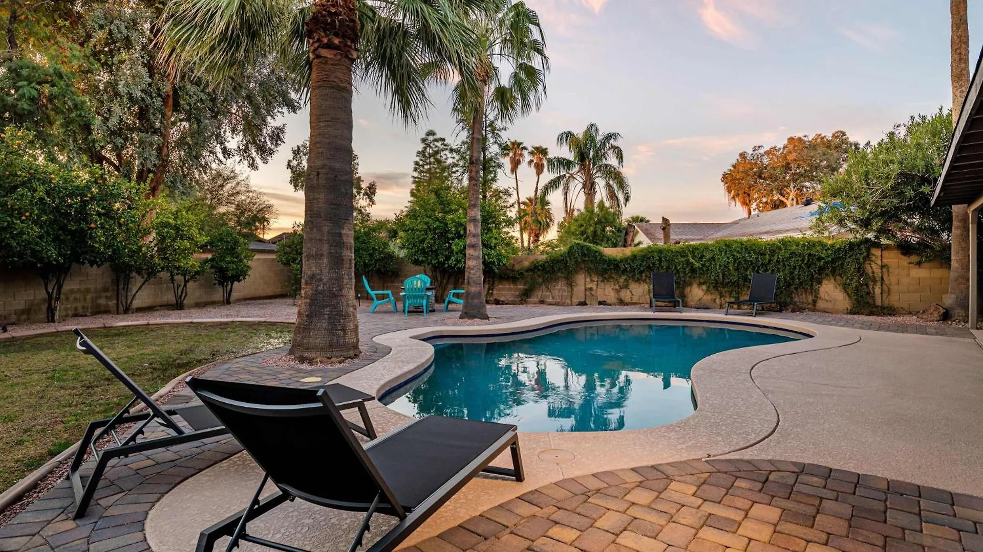 Art Deco Oasis - Vintage Charm Pool Firepit Bbq Vila Phoenix Casa de Férias